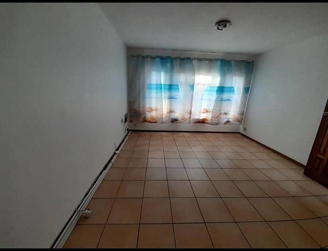 2 BEDROOM APARTMENT FOR SALE IN CLUBVIEW